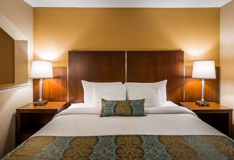 فندق Best Western Plus Airport Inn & Suites