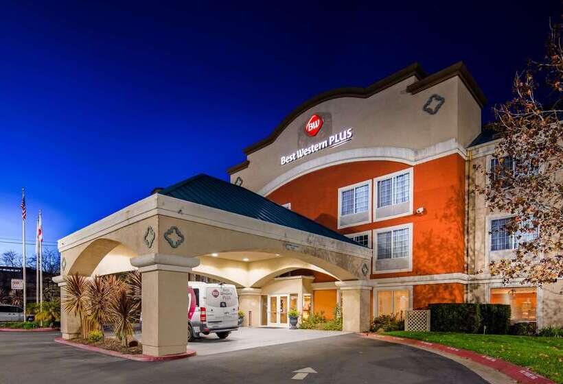 فندق Best Western Plus Airport Inn & Suites