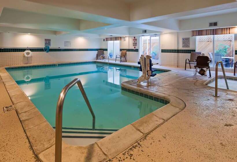 فندق Best Western Plus Airport Inn & Suites