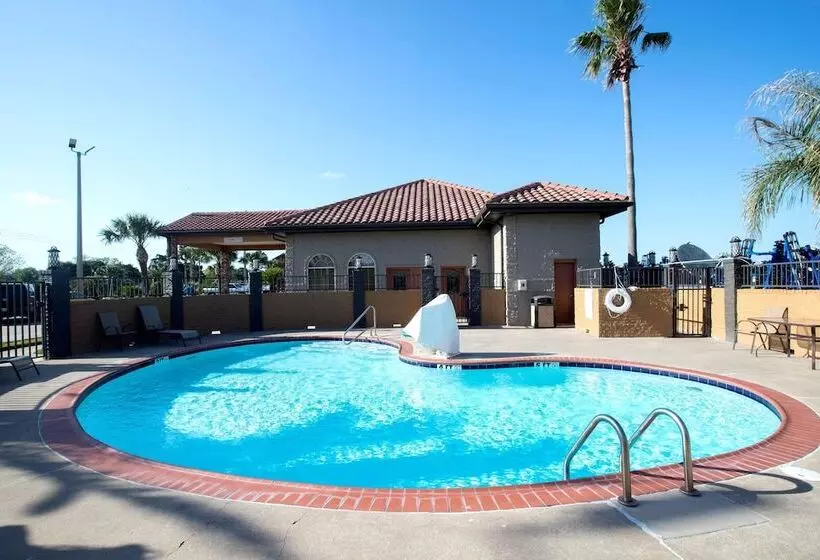 Отель Best Western Executive Inn El Campo