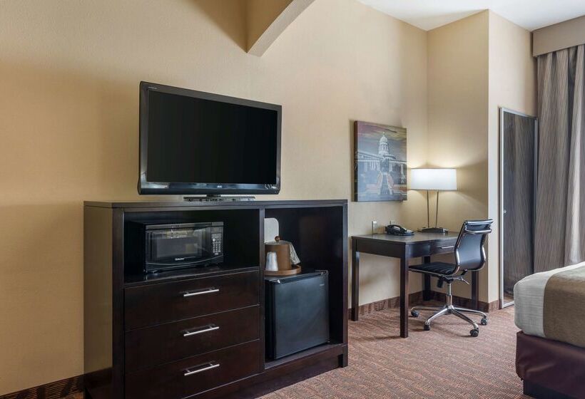 בית מלון כפרי Best Western Plus Capital Inn