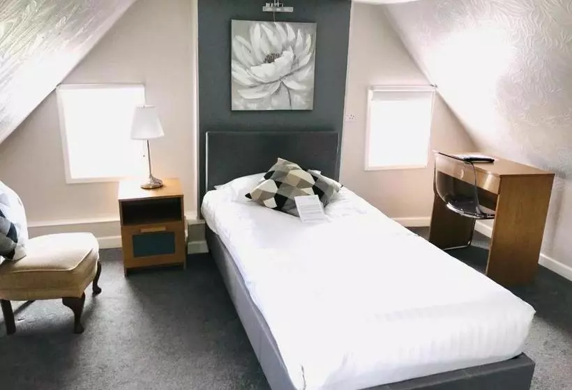 酒店 Bridgemary Manor  & Pub