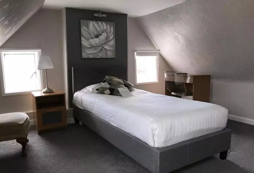 酒店 Bridgemary Manor  & Pub