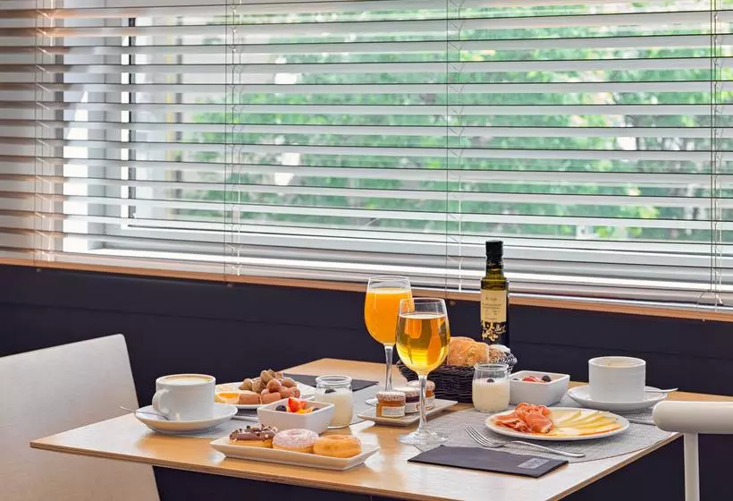 Отель H10 Itaca