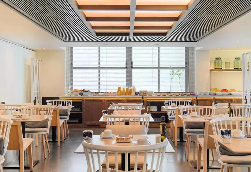 Отель H10 Itaca