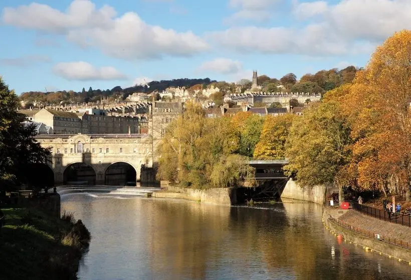 ホテル Holiday Inn Express Bath By Ihg