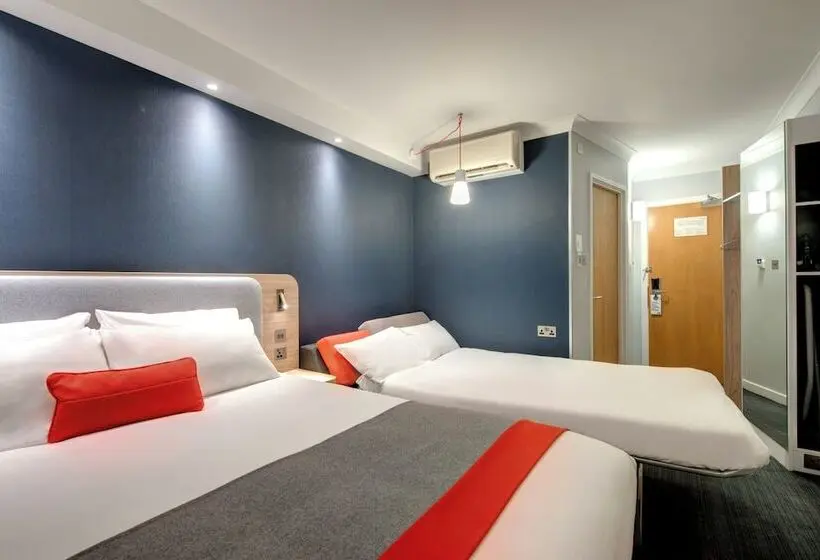 ホテル Holiday Inn Express Bath By Ihg