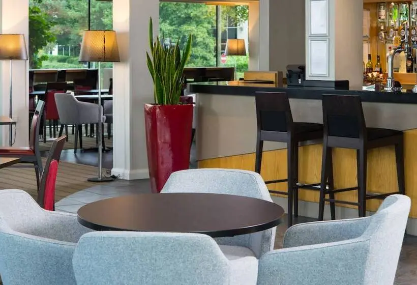 ホテル Holiday Inn Express Bath By Ihg