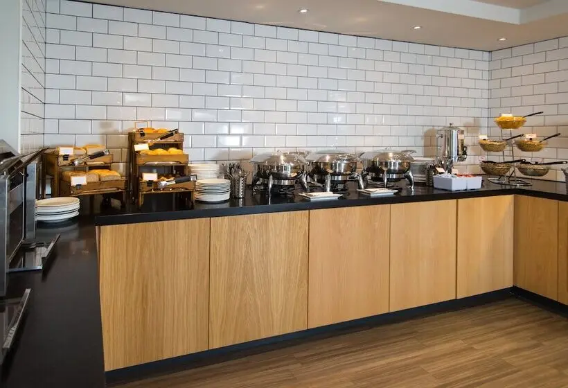 ホテル Holiday Inn Express Bath By Ihg