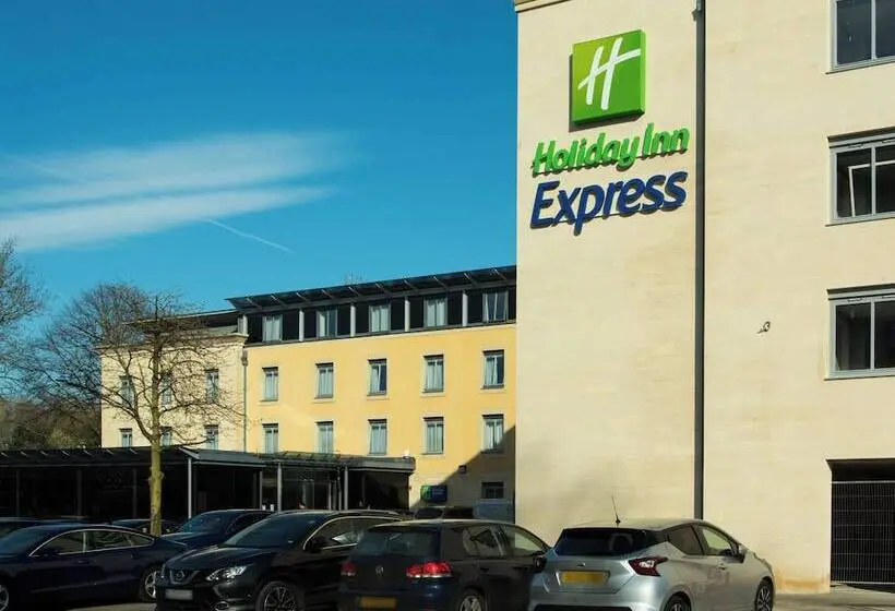 ホテル Holiday Inn Express Bath By Ihg