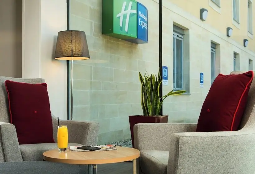 ホテル Holiday Inn Express Bath By Ihg