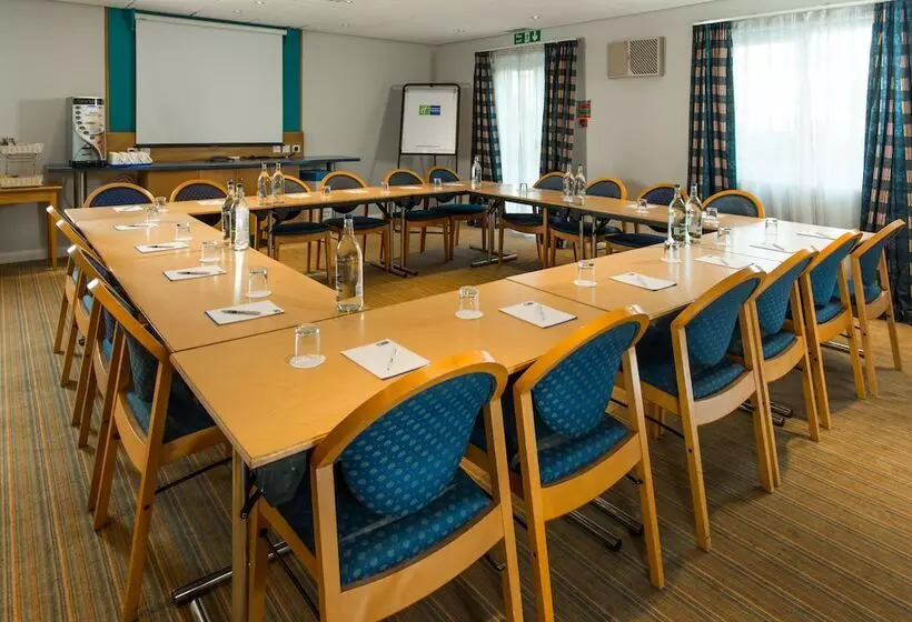 ホテル Holiday Inn Express Lichfield, An Ihg