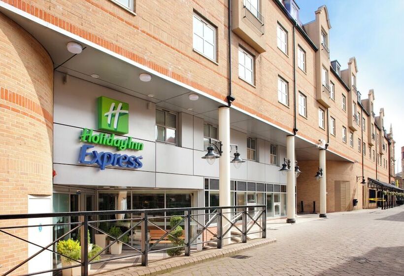 Otel Holiday Inn Express London Hammersmith, An Ihg