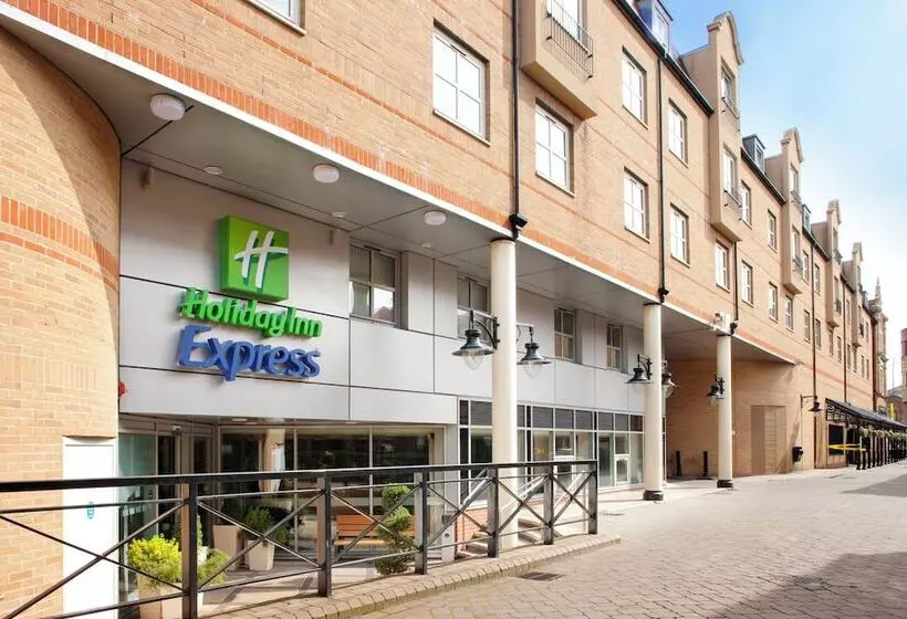 Отель Holiday Inn Express London Hammersmith, An Ihg