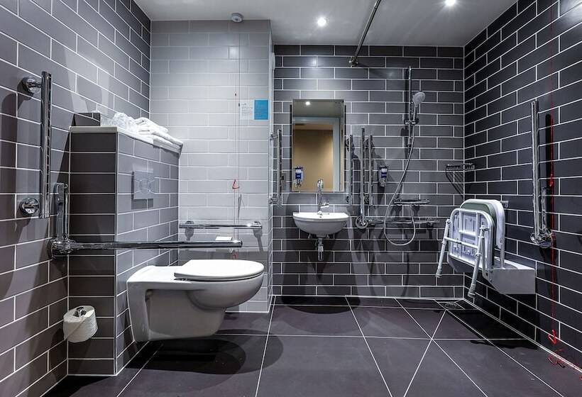 Otel Holiday Inn Express London Hammersmith, An Ihg