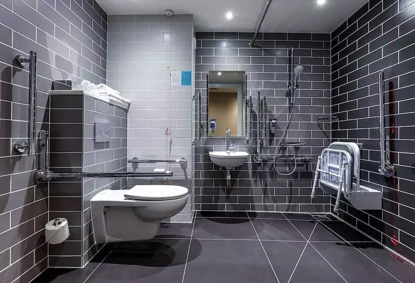 Отель Holiday Inn Express London Hammersmith, An Ihg