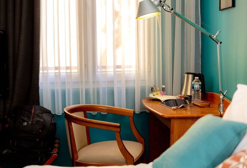 Hotel Kyriad Avignon  Palais Des Papes