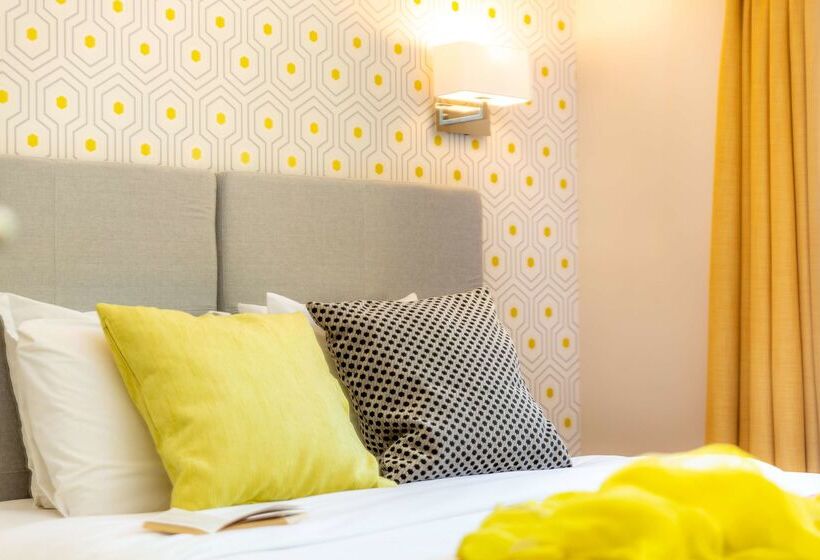 Hotel Kyriad Avignon  Palais Des Papes