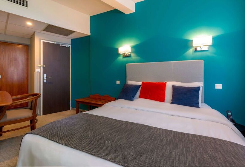 Hotel Kyriad Avignon  Palais Des Papes