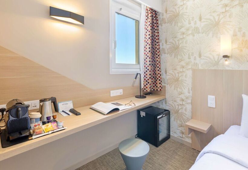 Hotel Kyriad Avignon  Palais Des Papes