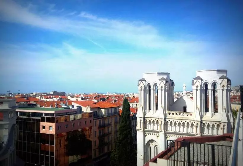 Отель Mercure Nice Centre Notre Dame