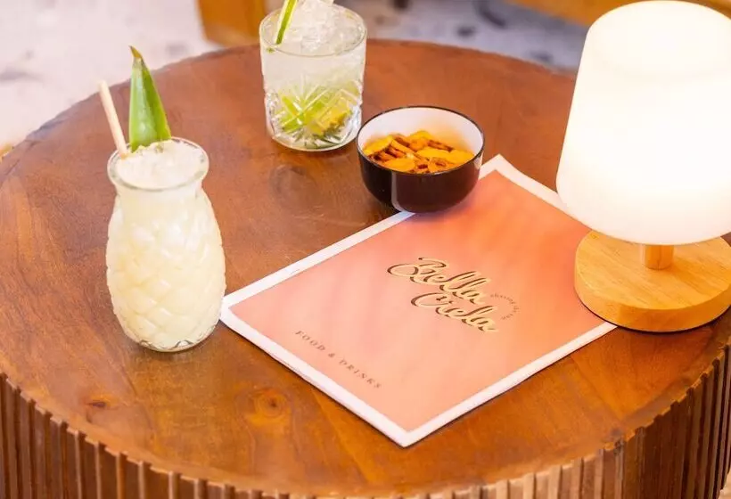 Отель Mercure Nice Centre Notre Dame