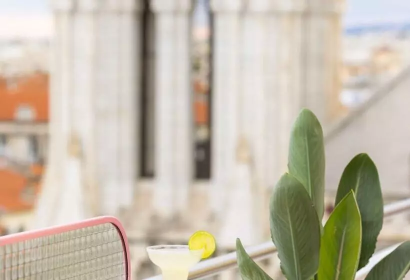 Отель Mercure Nice Centre Notre Dame