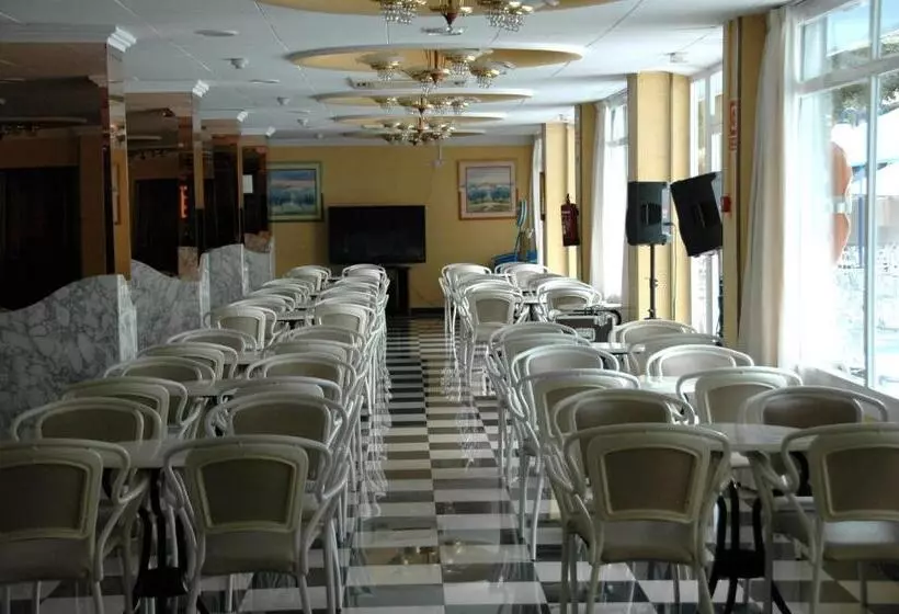 Отель Santa Monica Playa