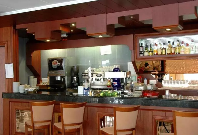 Отель Santa Monica Playa