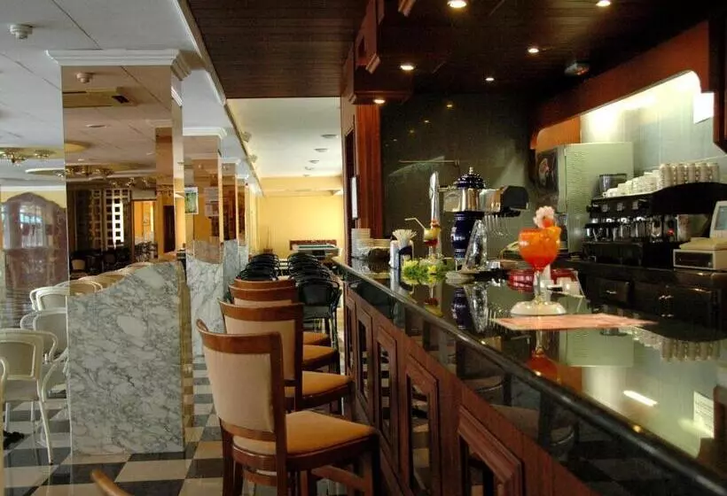 Отель Santa Monica Playa