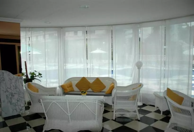 Отель Santa Monica Playa