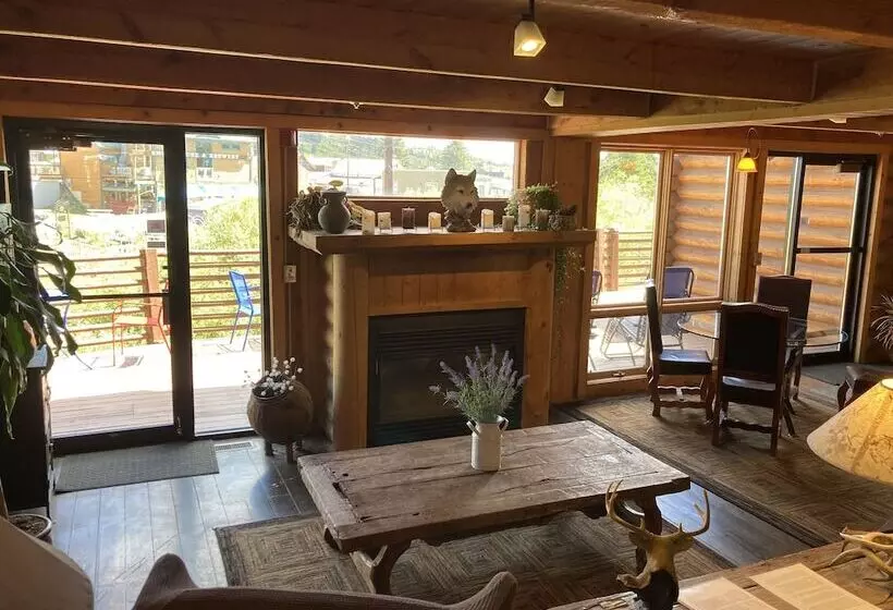 Отель The Boulder Creek Lodge