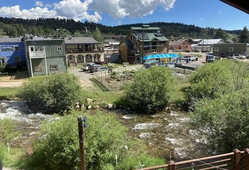 Отель The Boulder Creek Lodge