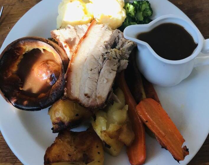 酒店 The Chequers Inn