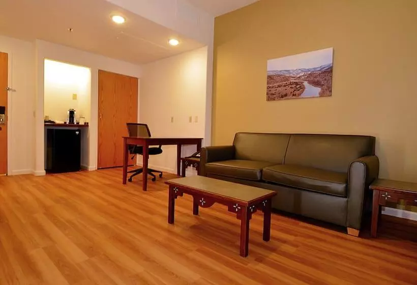 منتجع Ohkay Hotel Casino