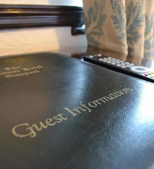 酒店 Bridgemary Manor  & Pub