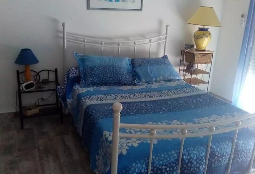 Au Pied De Barry   B&b