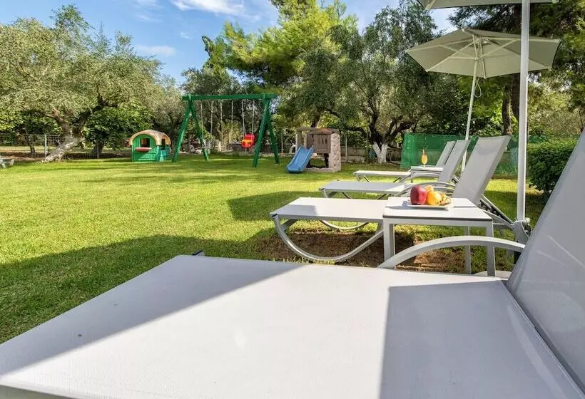 Mavrias Complex