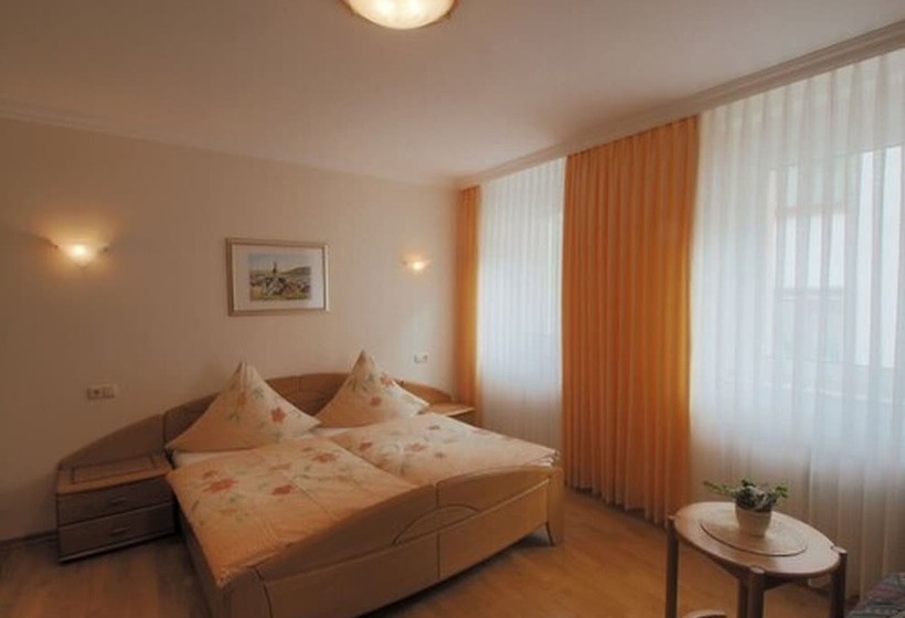 Пансион Weingut Jacob Lill Iv. Nachfolger