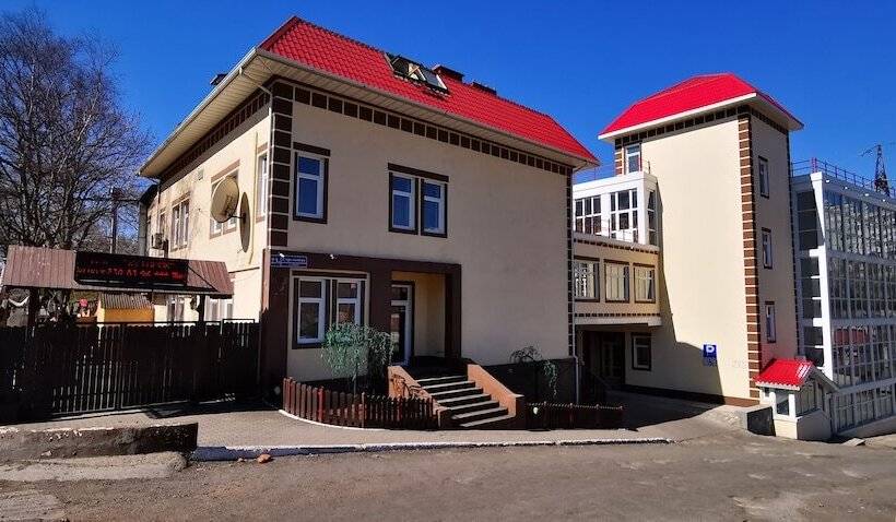 בית מלון כפרי Hutorok Inn