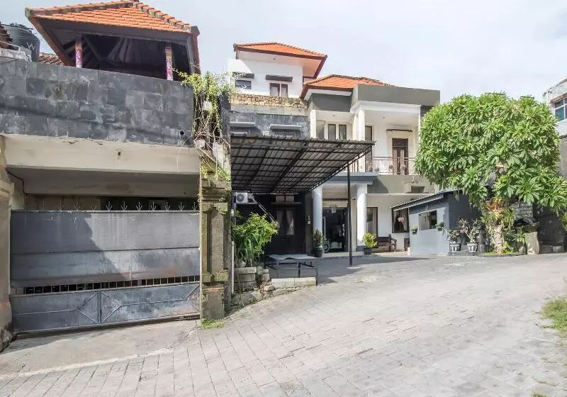 ユースホステル Sekar Sari Residence By Oyo Rooms