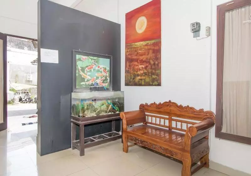 ユースホステル Sekar Sari Residence By Oyo Rooms