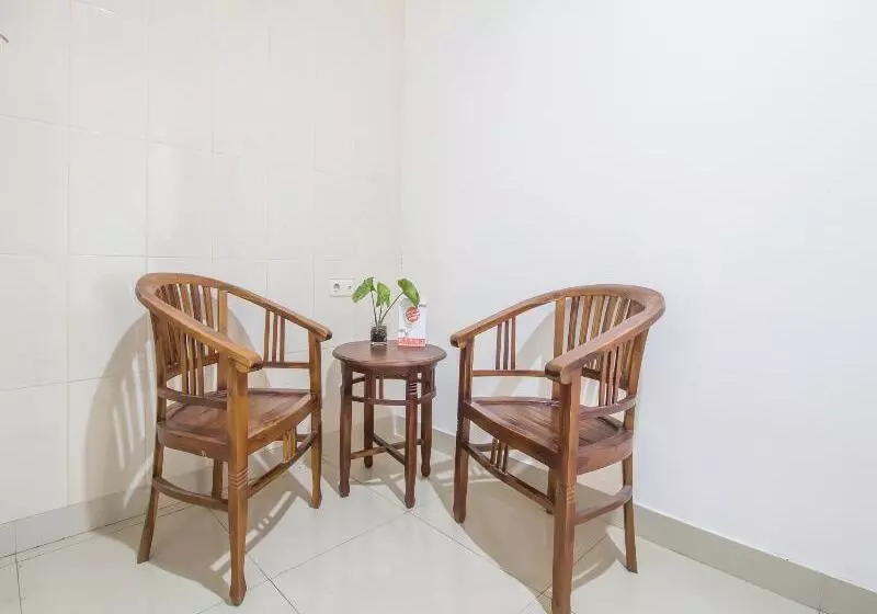 ユースホステル Sekar Sari Residence By Oyo Rooms