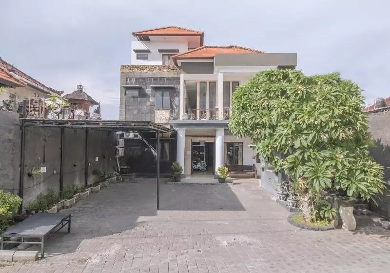 ユースホステル Sekar Sari Residence By Oyo Rooms