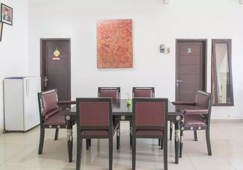 ユースホステル Sekar Sari Residence By Oyo Rooms