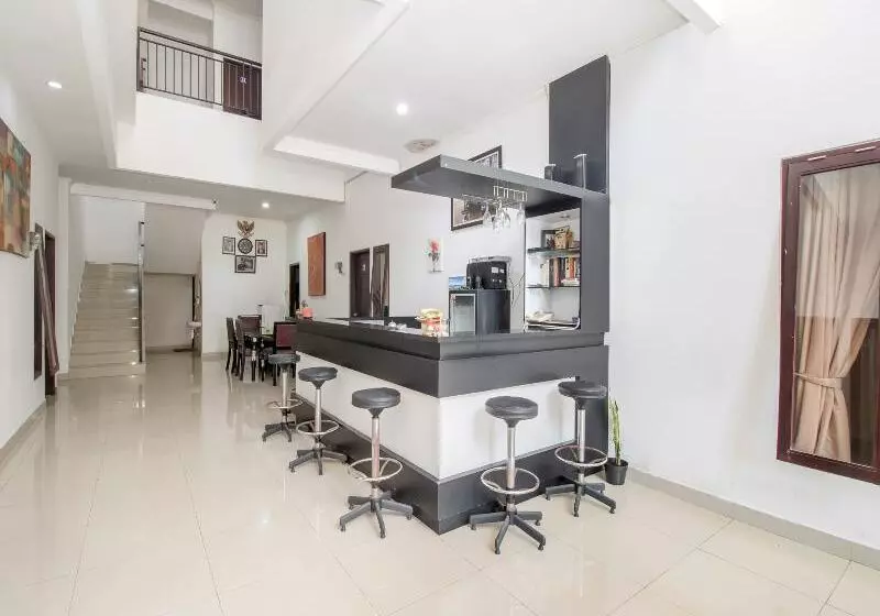 ユースホステル Sekar Sari Residence By Oyo Rooms