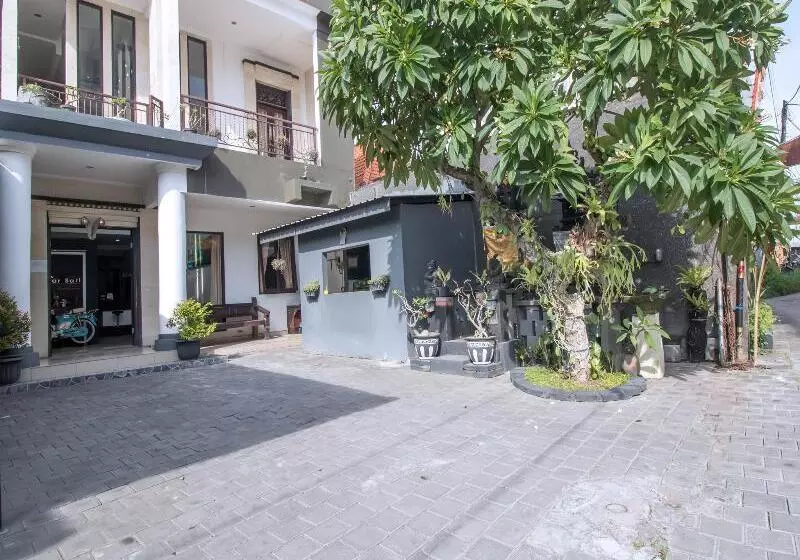 ユースホステル Sekar Sari Residence By Oyo Rooms