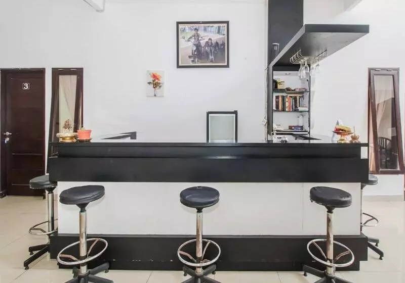 ユースホステル Sekar Sari Residence By Oyo Rooms