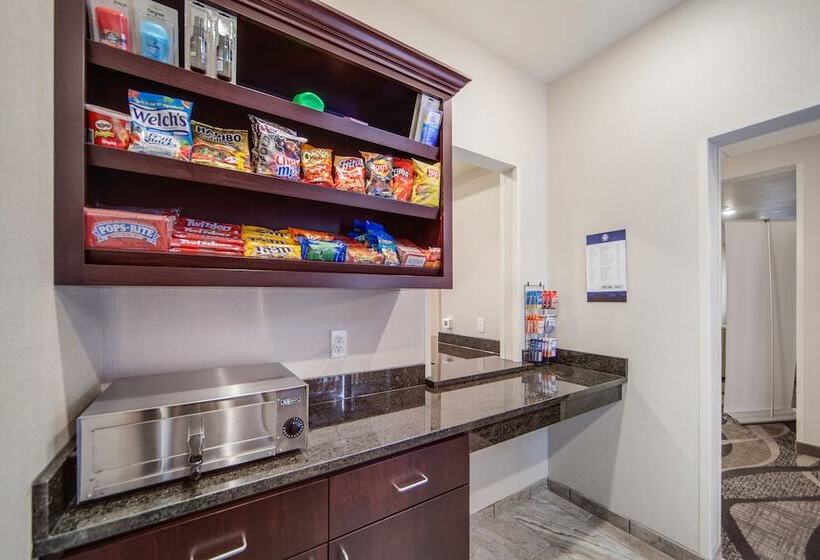 Cobblestone Hotel & Suites   Cozad