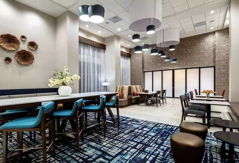 هتل Hampton Inn & Suites Indio